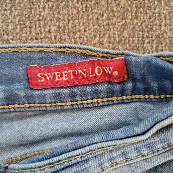 Lucky Jeans - Picture 3 of 5